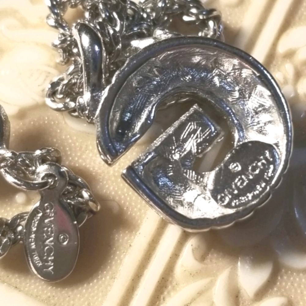 Givenchy Logo Vtg Paris New York Necklace - Picture 7 of 8